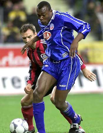 限制中场向 限制中场向